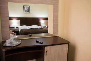 Отель Hotel Rina Cerbul Синая Двухместный номер с 1 кроватью или 2 отдельными кроватями-12